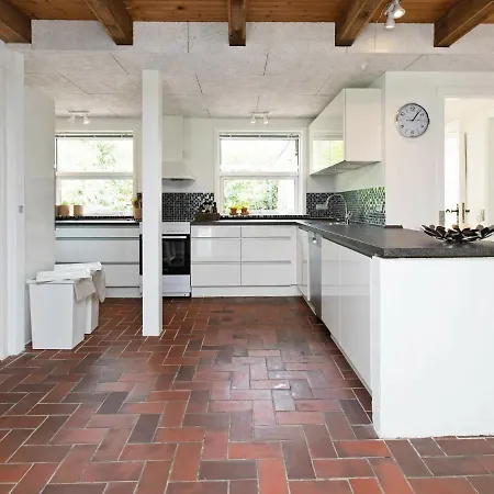 10 Person Holiday In Bl Vand